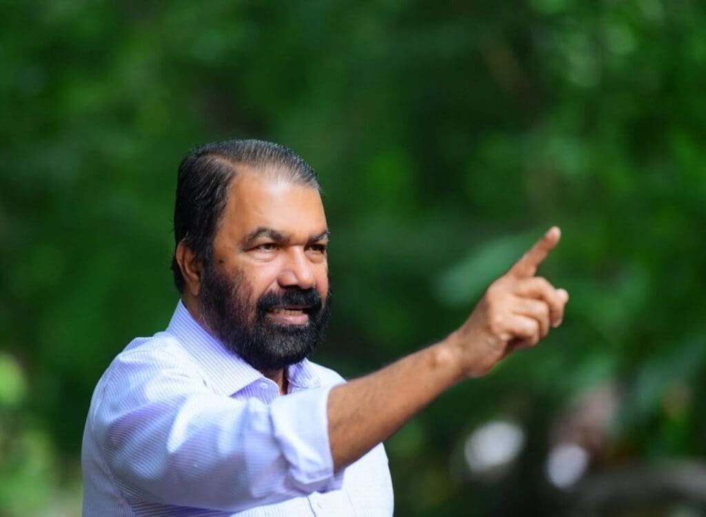 ഒന്നുകില്‍ ആശാന്റെ നെഞ്ചത്ത് അല്ലെങ്കില്‍ കളരിക്ക് പുറത്ത്’. കന്യാസ്ത്രീകളുടെ അറസ്റ്റില്‍ കേരളത്തിലെ ബിഷപ്പുമാര്‍ക്കെതിരെ രൂക്ഷവിമര്‍ശനവുമായി വിദ്യാഭ്യാസമന്ത്രി വി.ശിവൻകുട്ടി