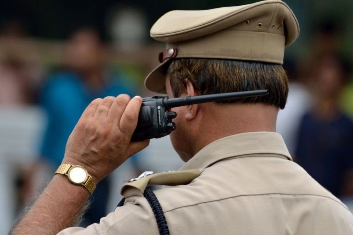 ഭാര്യയുടെ കാല്‍ ചവിട്ടിയൊടിച്ചു; മുറിയില്‍ പൂട്ടിയിട്ട് മുങ്ങി; രക്ഷകരായി പോലീസ്