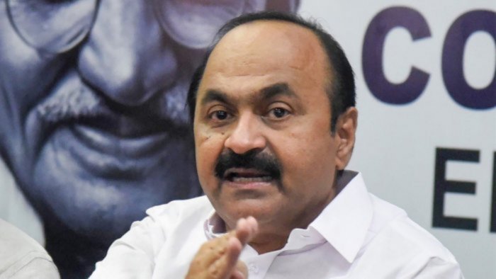 ഇ-നിയമസഭ പദ്ധതിയില്‍ അഴിമതി ആരോപണം; വിശദമായ റിപ്പോര്‍ട്ട് ആവശ്യപ്പെട്ട് വി.ഡി സതീശന്‍ സ്പീക്കര്‍ക്ക് കത്ത് നല്‍കി