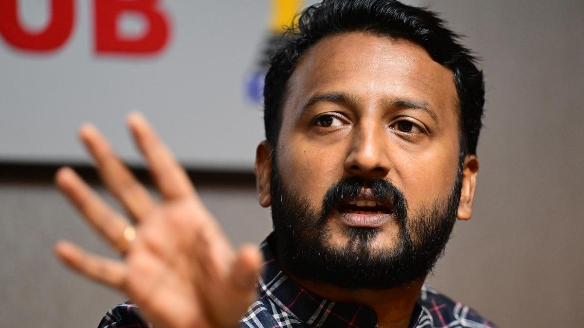 ബലാത്സംഗക്കേസില്‍ രാഹുലിന് ആശ്വാസം ; അറസ്റ്റ് തടഞ്ഞ് ഹൈകോടതി