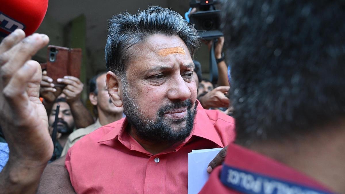 തിരുവല്ലയിലെ സ്വകാര്യ ബാങ്കില്‍ നിക്ഷേപിച്ച രണ്ടര കോടി നഷ്ടമായിട്ടും തന്ത്രി പരാതി നല്‍കാത്തതില്‍ ദുരൂഹത