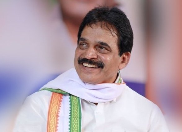 എല്‍ഡിഎഫ് കോട്ടകള്‍ തകര്‍ത്ത് യുഡിഎഫിന്റെ ചരിത്ര വിജയം ; നിര്‍ണ്ണായകമായത് എഐസിസിയുടെയും കെ.സി വേണുഗോപാലിൻ്റെയും ഇടപെടല്‍